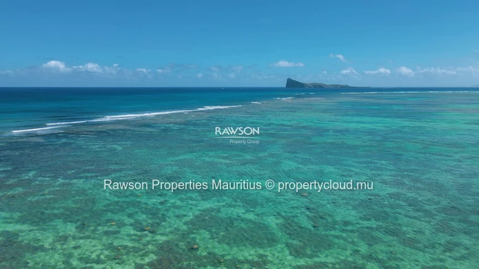 3 En-Suite Bedroom Penthouse | Seafront | Pereybere
