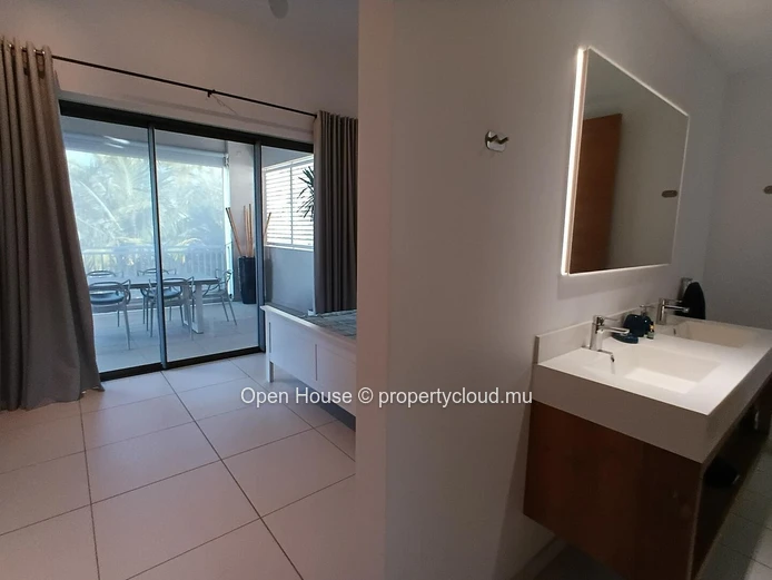 Luxury 3-Bedroom Penthouse with Private Pool in Pereybere