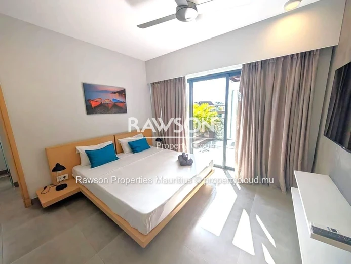 Magnifique Penthouse 3 Chambres En-Suit | Piscine De Style Lagon | Mont Choisy | € 720,000
