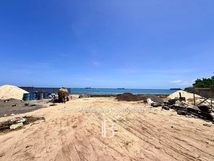 POINTE AUX SABLES - Beachfront Land - 80 Perches
