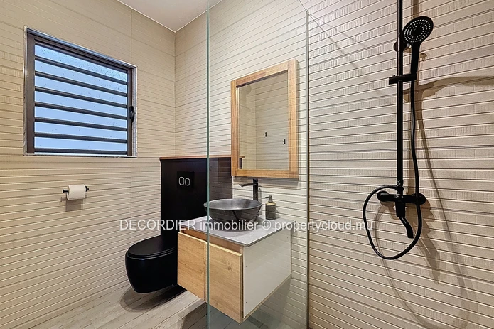 Maison moderne à vendre