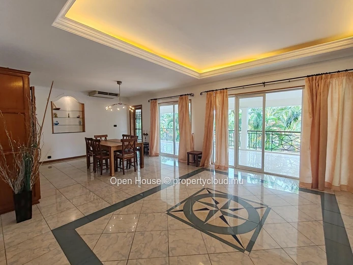 Luxurious Mauritian Villa with Private Pool in Tamarin, Rivière Noire - Black River! 5 Bedrooms, Office, Mountain Vie...
