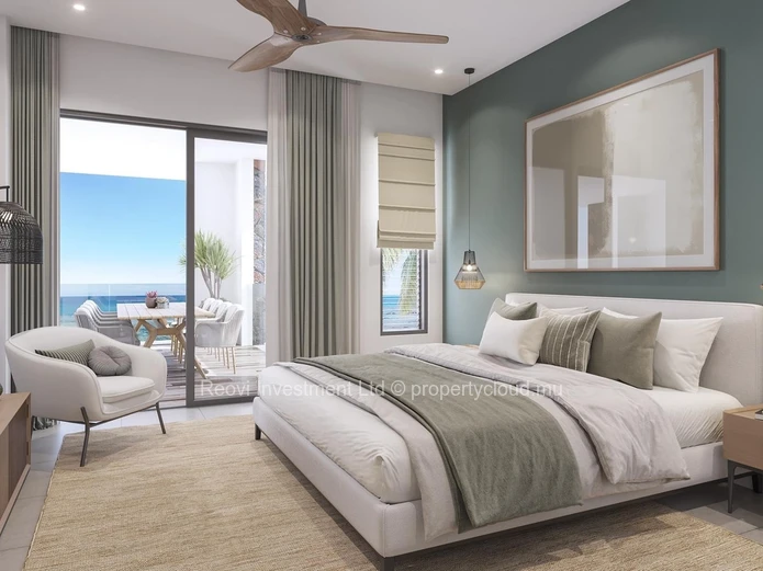 Freehold Beachfront Penthouse with Private Pool