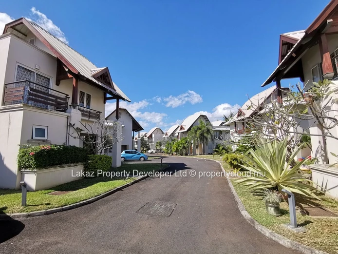 Duplex meublé de 3 chambres avec piscine à louer à Grand Baie