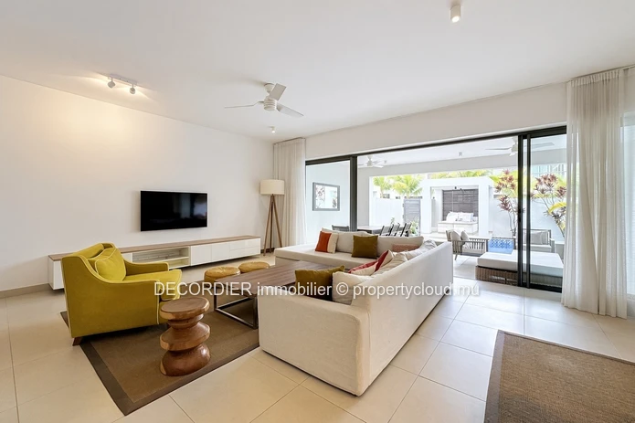 A unique and rare property to let — a townhouse with a private swimming pool and beach access.