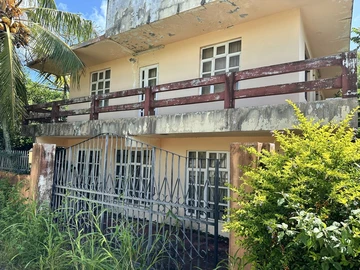 6 Bedroom House