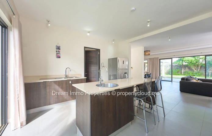 4 Bedroom Modern Villa Close To Pereybere Beach - Mauritius