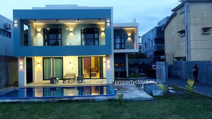 Beautiful villa for holiday rental, located in Pereybère