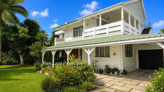 Charming double-storey family home with great potential in Sodnac