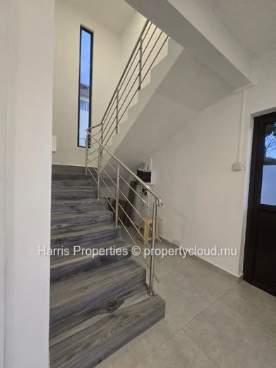 Villa moderne et récente à vendre à Petit Raffray