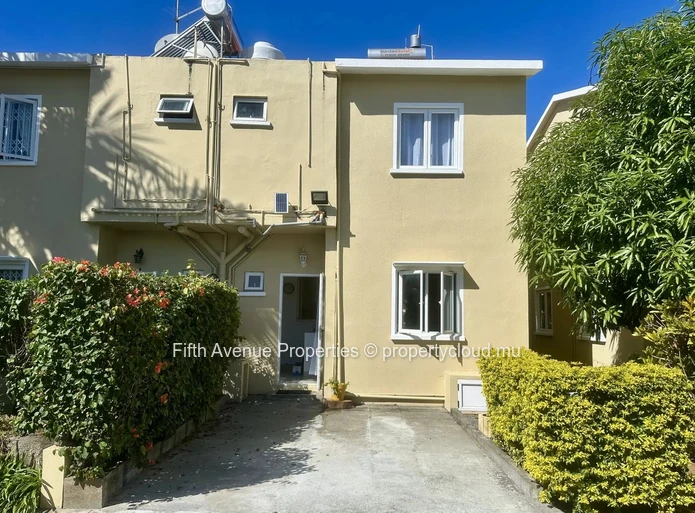 Two-bedroom duplex in a secure residence with swimming pool