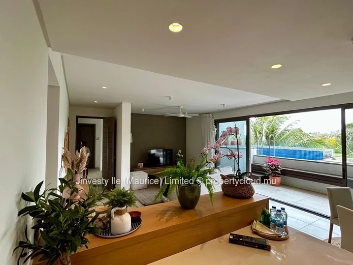 JINVESTY : Penthouse 2 chambres avec piscine Golf MONT CHOISY 790K€