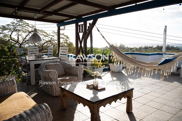 FOR SALE – Charming House with Sea Views | Tamarin