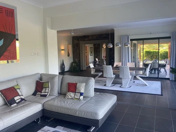 8 Bedroom Villa