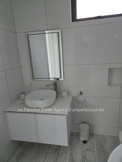 Beautiful Fully Furnished Villa