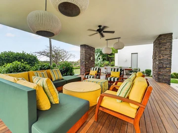 5 Bedroom Villa