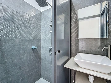 7 Bedroom Apartment
