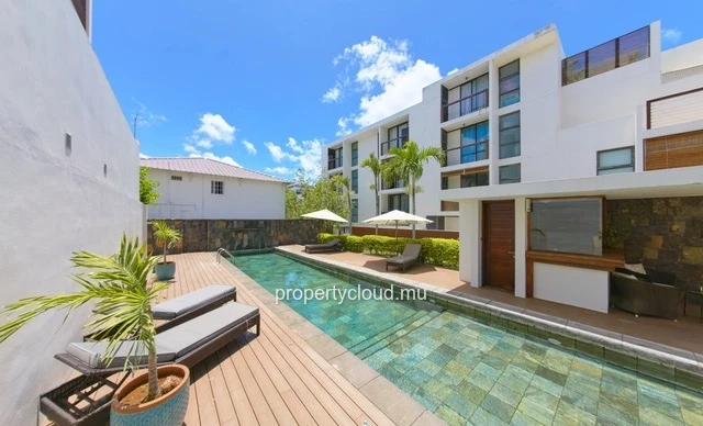 For sale: one bedroom apartment on the 1st floor, furnished and equipped, accessible to foreigners in Mont Choisy.