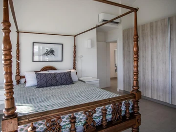 5 Bedroom Villa
