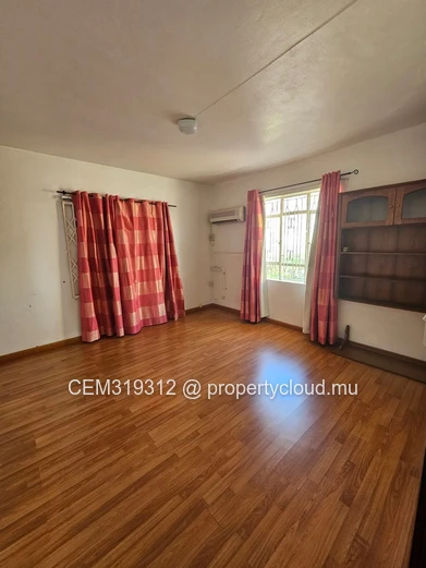 Maison 4 Chambres à Vendre – Coromandel 