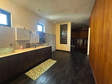 7 Bedroom Apartment