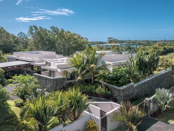 5 Bedroom Villa