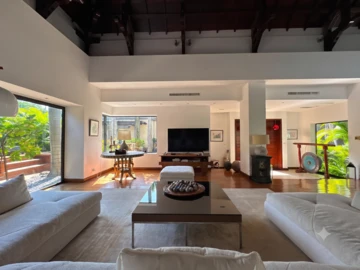 7 Bedroom House