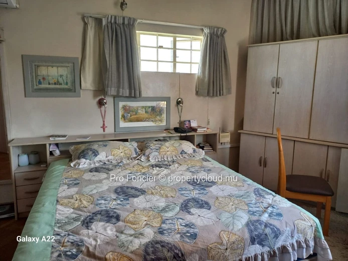 House for sale in Rose-Hill - Charming & Peaceful Setting