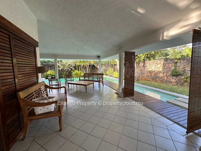 Villa 4 chambres à louer à Pointe aux Canonniers – 3 000 € / mois