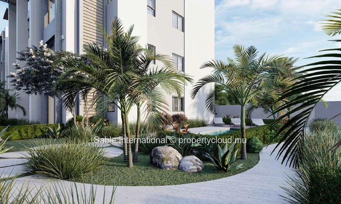 Appartement R+2 à vendre à Petit Raffray, Grand Baie. Surface habitable de 130m², 3 chambres, parking, piscine commune.