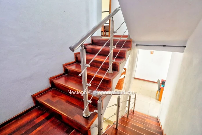 Elegant 3-bedroom duplex with private pool 