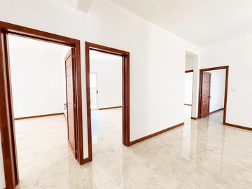5 Bedroom Villa