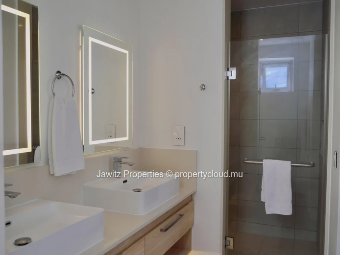 Beachfront Penthouse Grand Gaube - 3 bedrooms - 200sqm | Rs 180,000