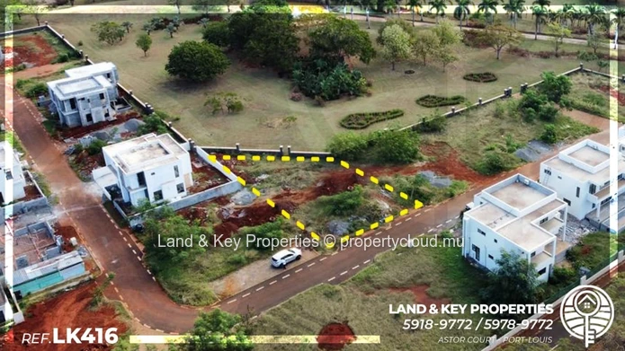 Terrain À Vendre – Royal Park, Balaclava -Direct Park Access