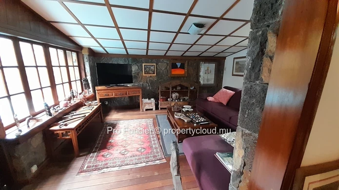 Maisons à vendre à Pointe Aux Canonniers - Deux biens indépendantes avec piscine