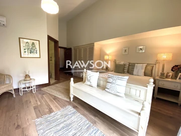4 Bedroom Villa