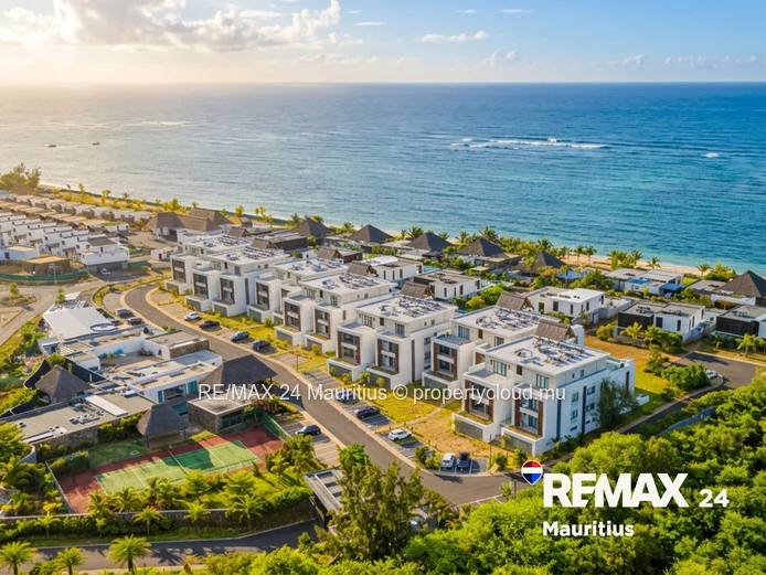 Luxury 2-Bed Apartment with Private Garden in Beachfront Residence