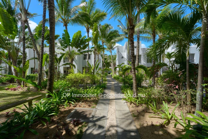 3-Bedroom RES Townhouse with Pool in Pereybere