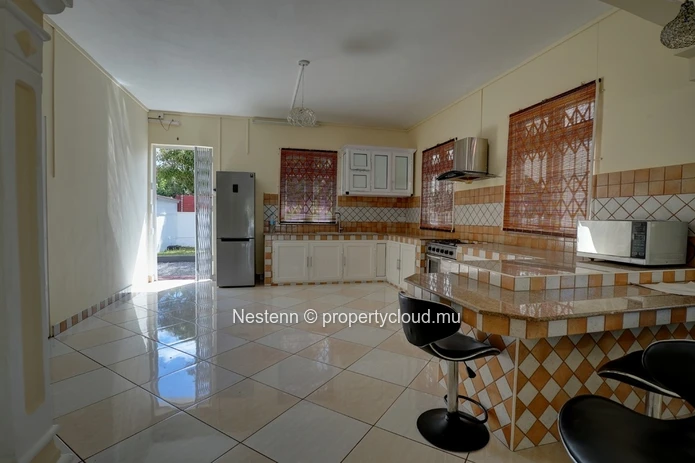 Charmante maison traditionnelle de 280 m² avec 4 chambres