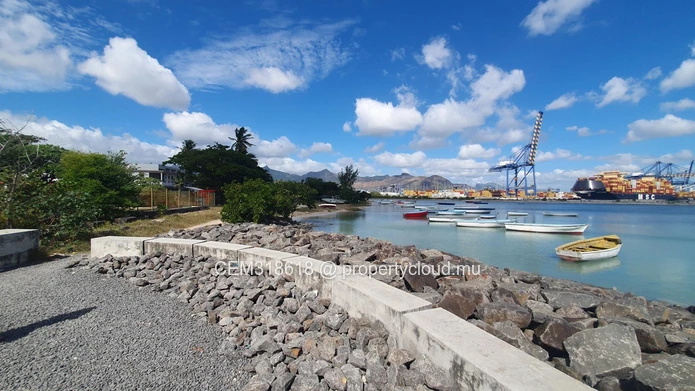 Propriété de Bord de Mer 36.37 Perches à Vendre – Baie du Tombeau 