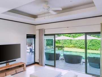 6 Bedroom Villa