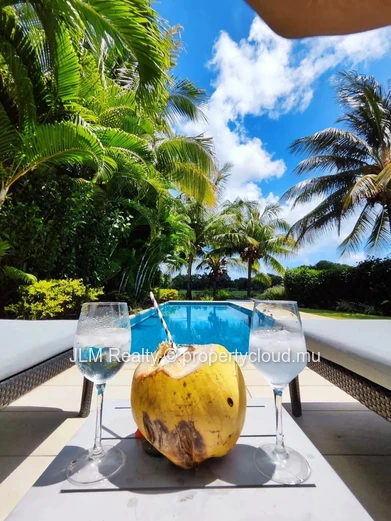 Elegant Villa in the Heart of a Prestigious Golf Estate