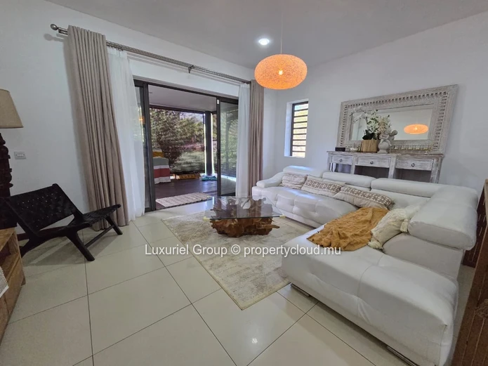  Beautiful Family Villa With Private Pool For Rent