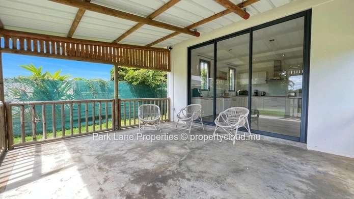 Charming semi-furnished house in Beau Bassin – A peaceful and characterful home