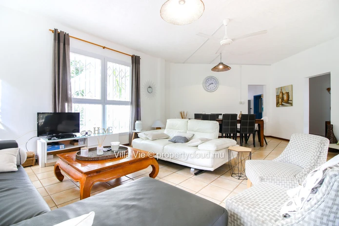 Pérèybere – Charming 4-bedroom house with a swimming pool (Sole Mandate)