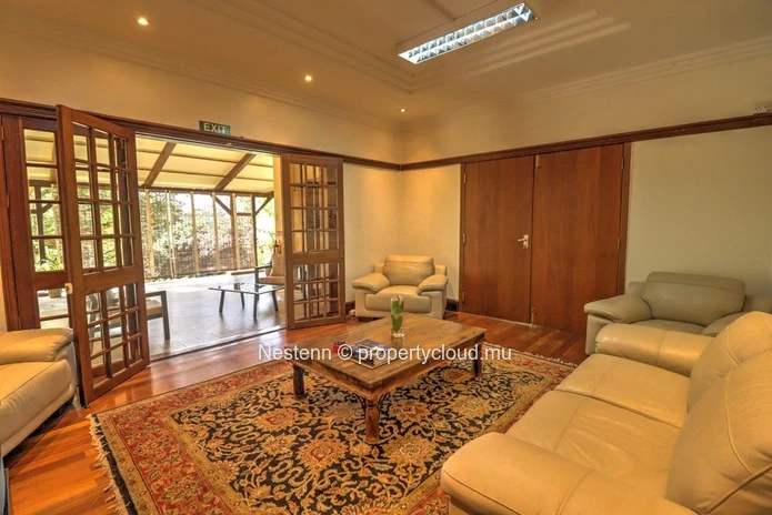 Prestigious property ideal for a head office or offices