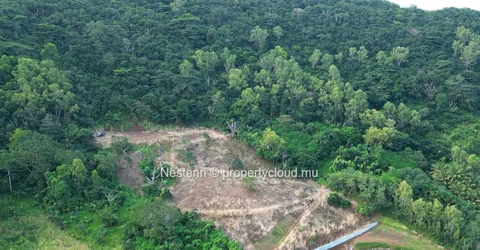 Terrain de 5 arpents en toute propriété 