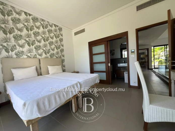 AZURI RESORT - 4-Bedroom Villa with Garden & Pool