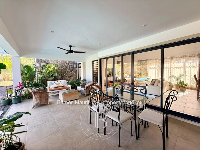 TAMARIN - Beautiful Family Villa - 3 Bedrooms