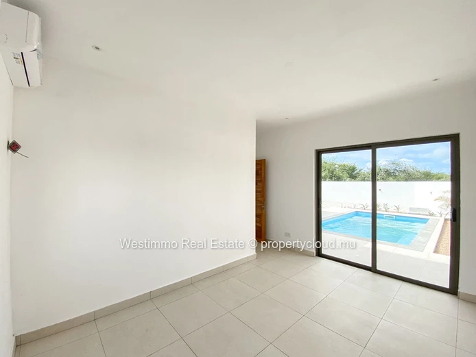 Villa neuve de 3 chambres à vendre à Péreybère
